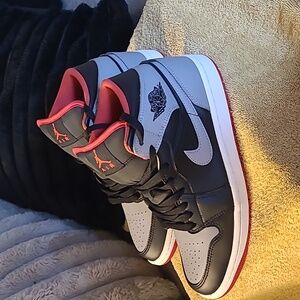 Men Air Jordan 1 size 7.5 Black, gray, red, and white